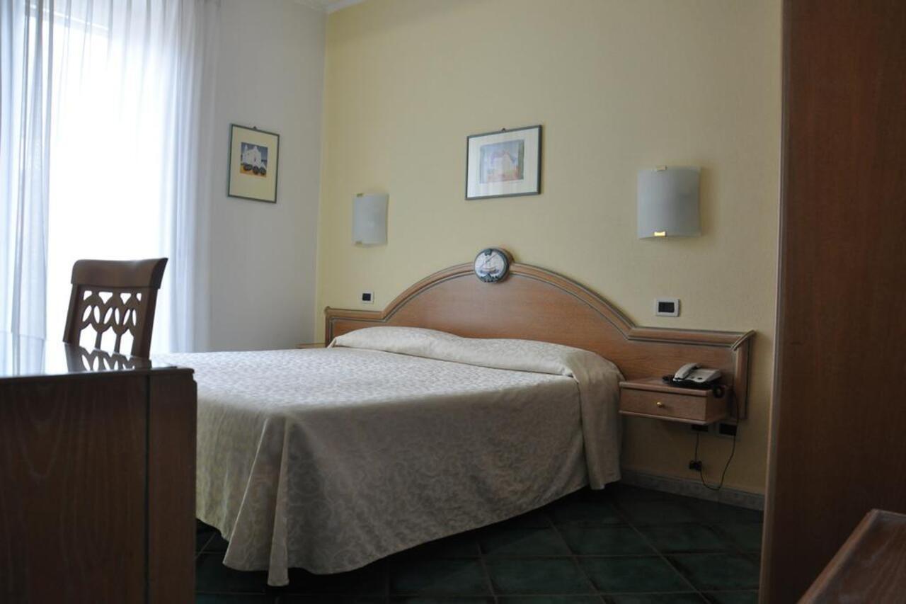 Hotel La Marticana Иския Екстериор снимка