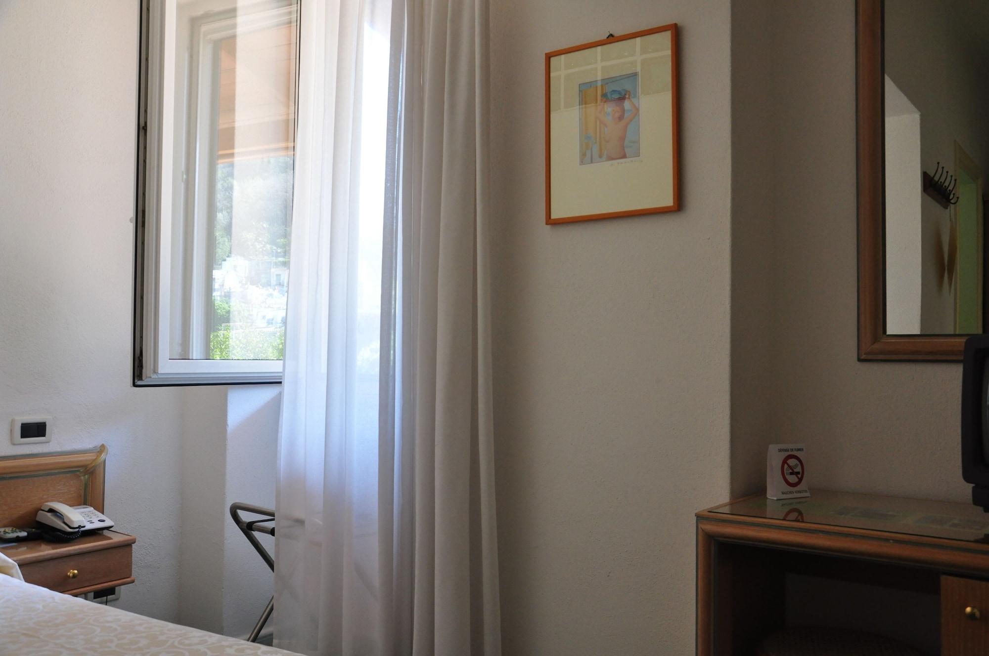 Hotel La Marticana Иския Екстериор снимка