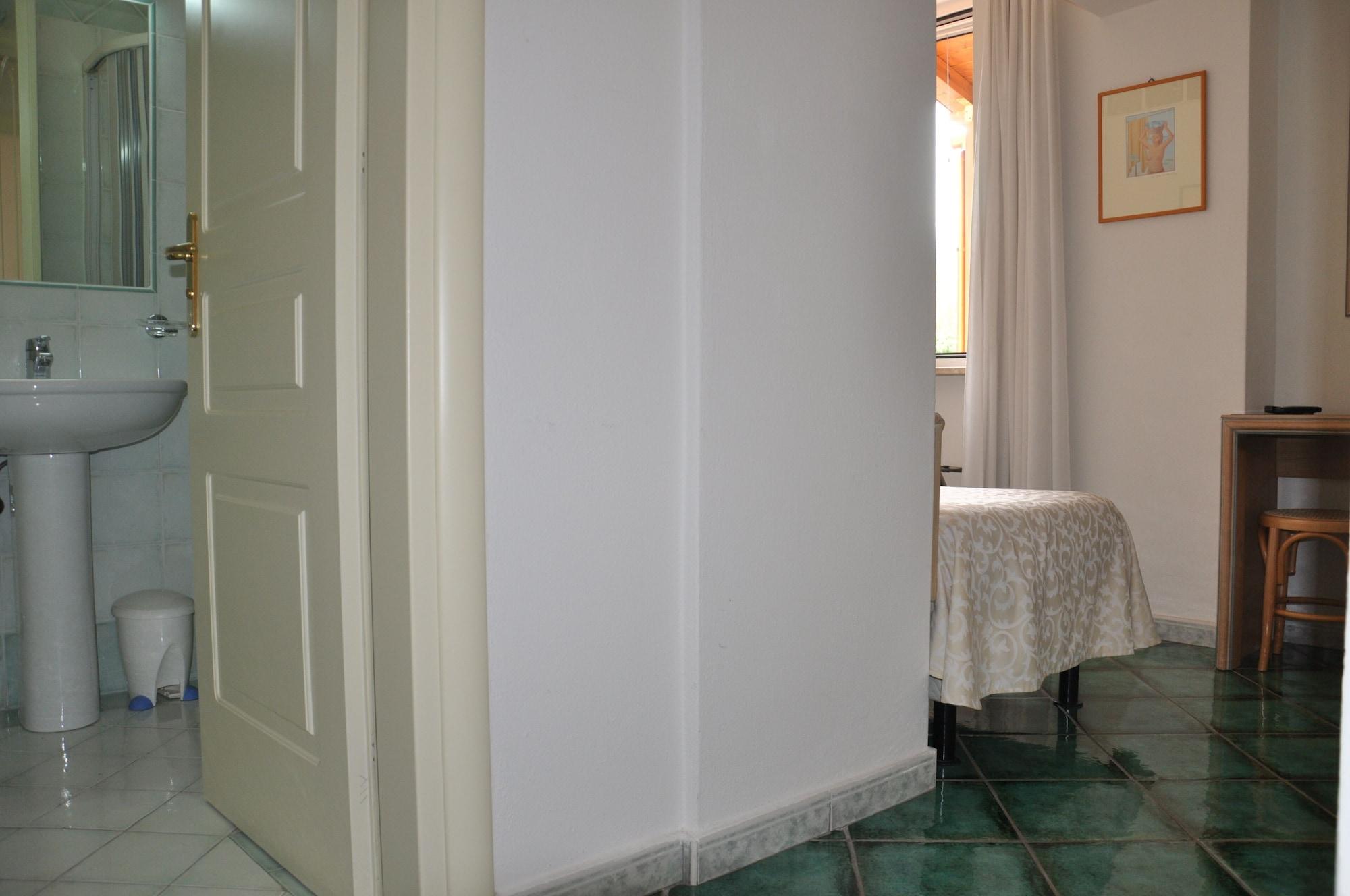 Hotel La Marticana Иския Екстериор снимка