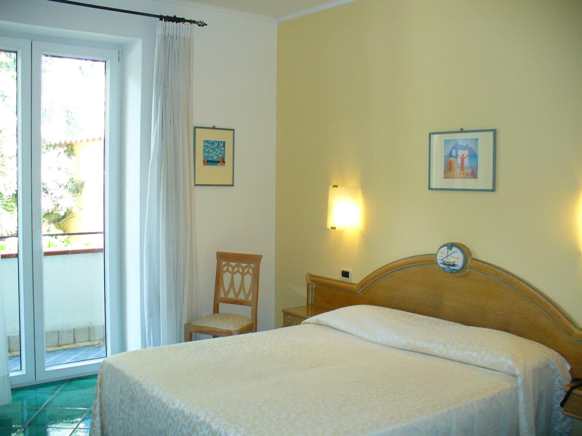 Hotel La Marticana Иския Екстериор снимка