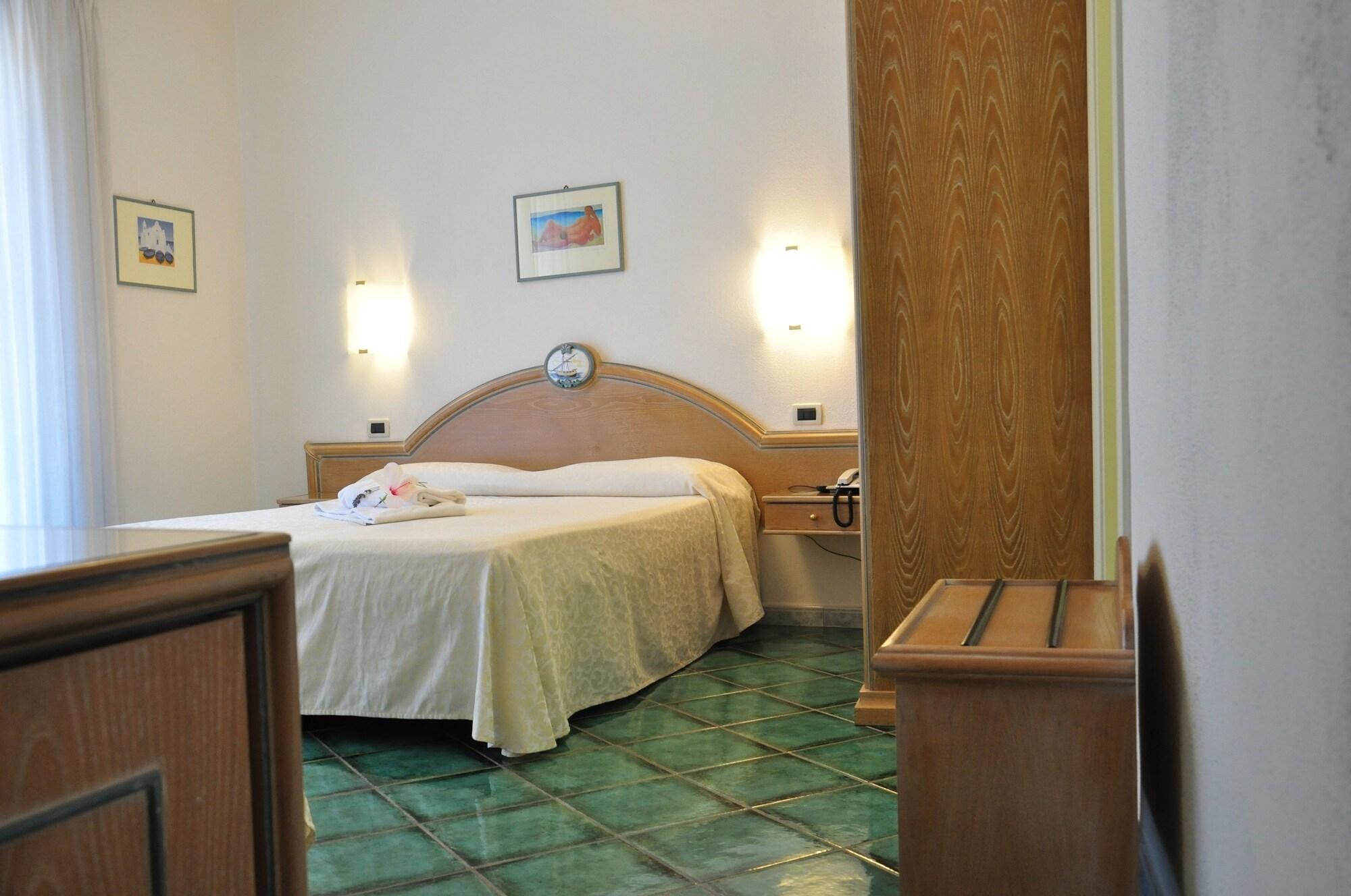 Hotel La Marticana Иския Екстериор снимка