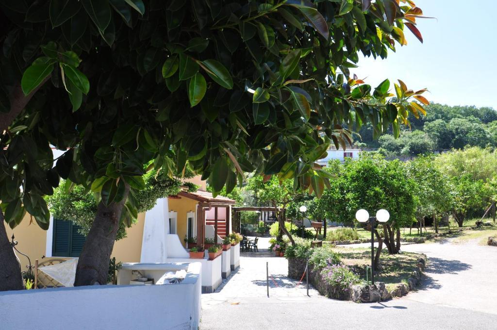 Hotel La Marticana Иския Екстериор снимка