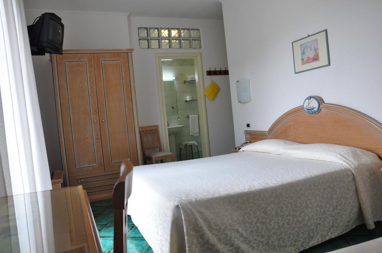 Hotel La Marticana Иския Екстериор снимка