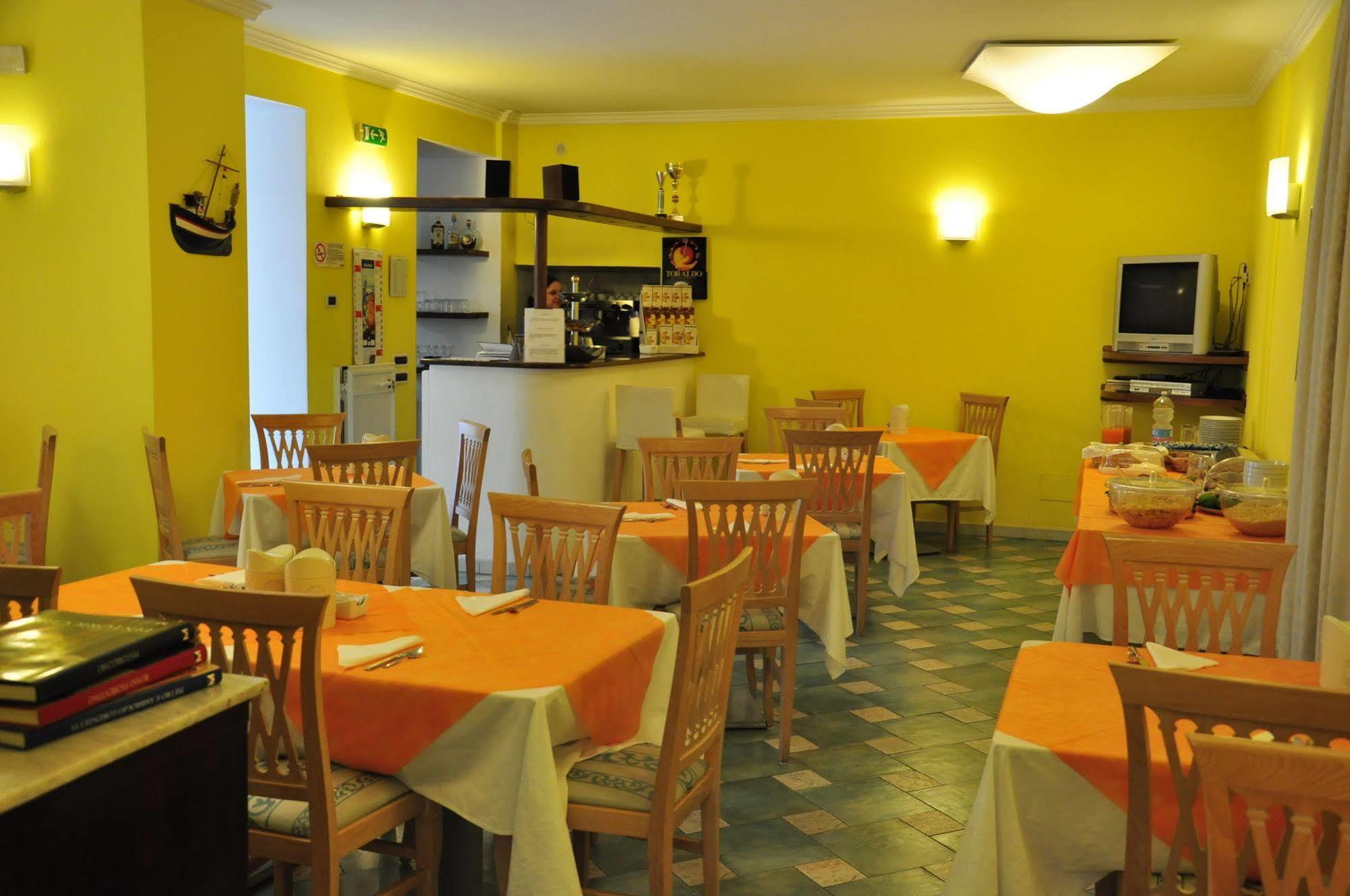 Hotel La Marticana Иския Екстериор снимка