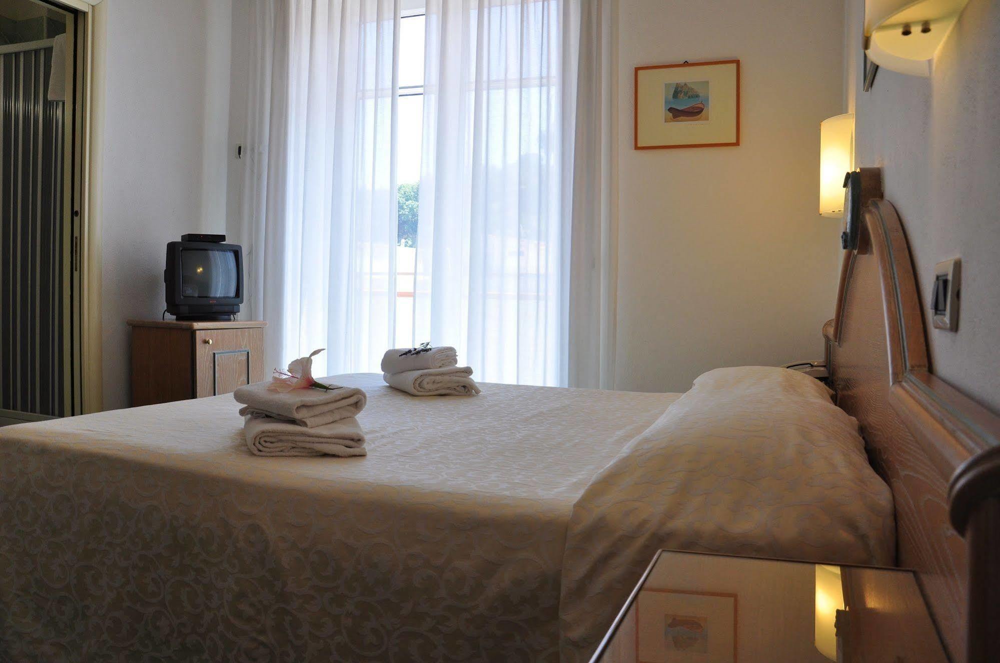 Hotel La Marticana Иския Екстериор снимка